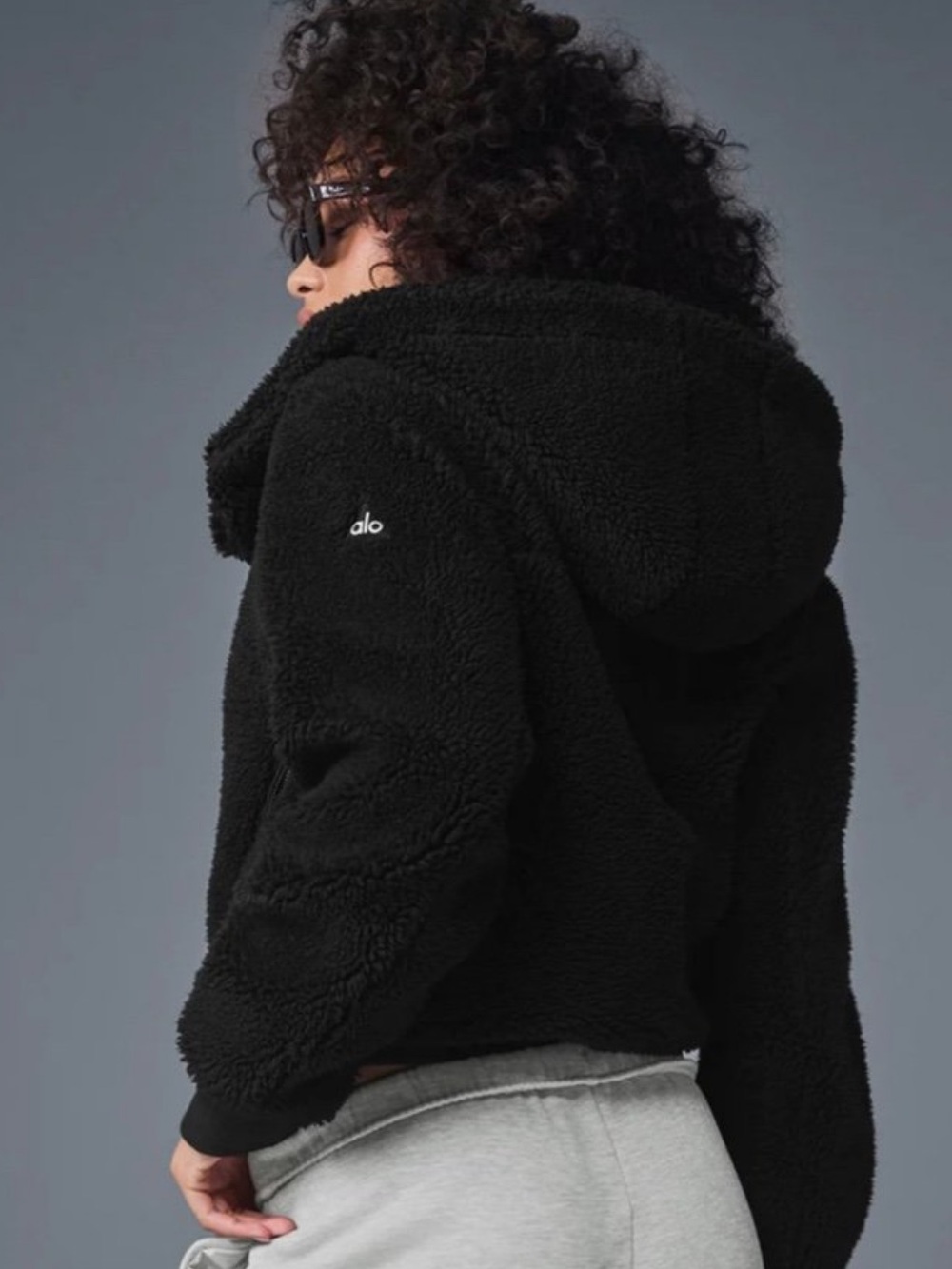 ALO Yoga Foxy Sherpa Jacket Black Teddy Fleece Full Zip Hooded size small - Picture 2 of 4